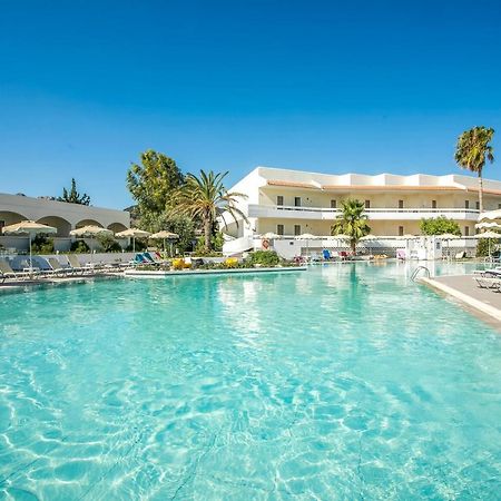 Hotel Niriides Beach コリンビア エクステリア 写真