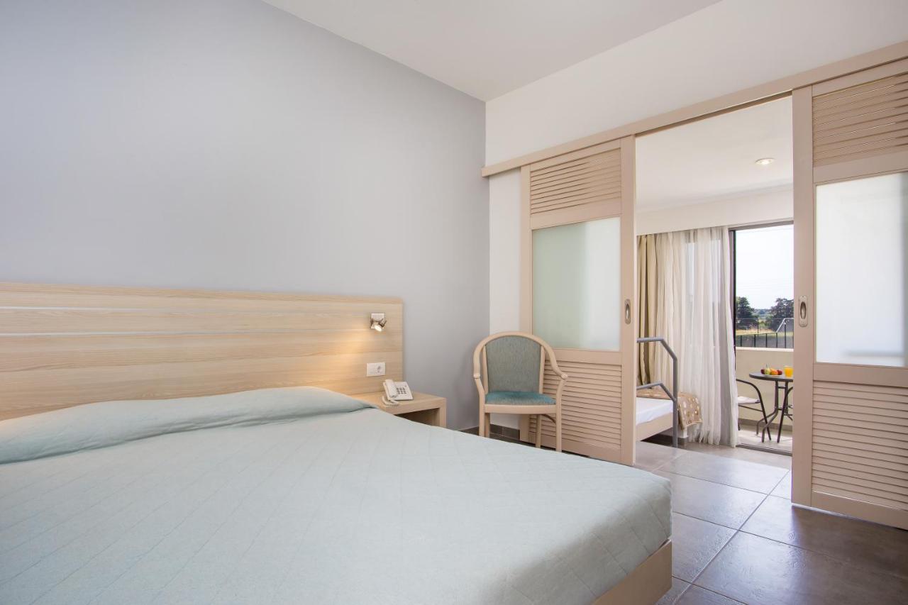 Hotel Niriides Beach コリンビア エクステリア 写真