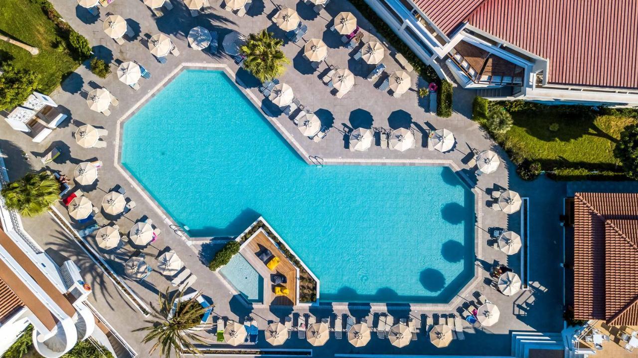 Hotel Niriides Beach コリンビア エクステリア 写真