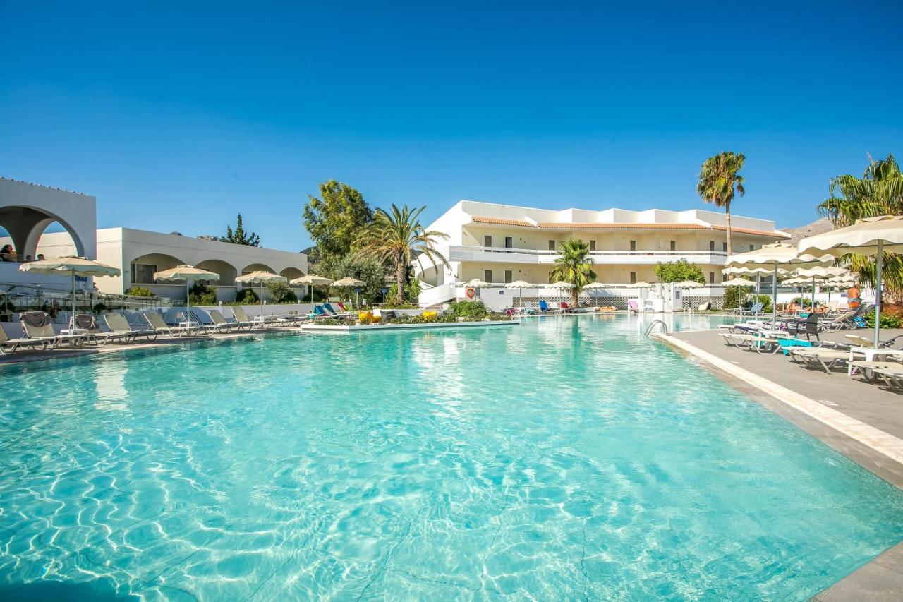 Hotel Niriides Beach コリンビア エクステリア 写真