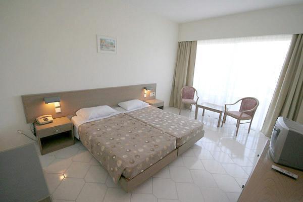 Hotel Niriides Beach コリンビア エクステリア 写真