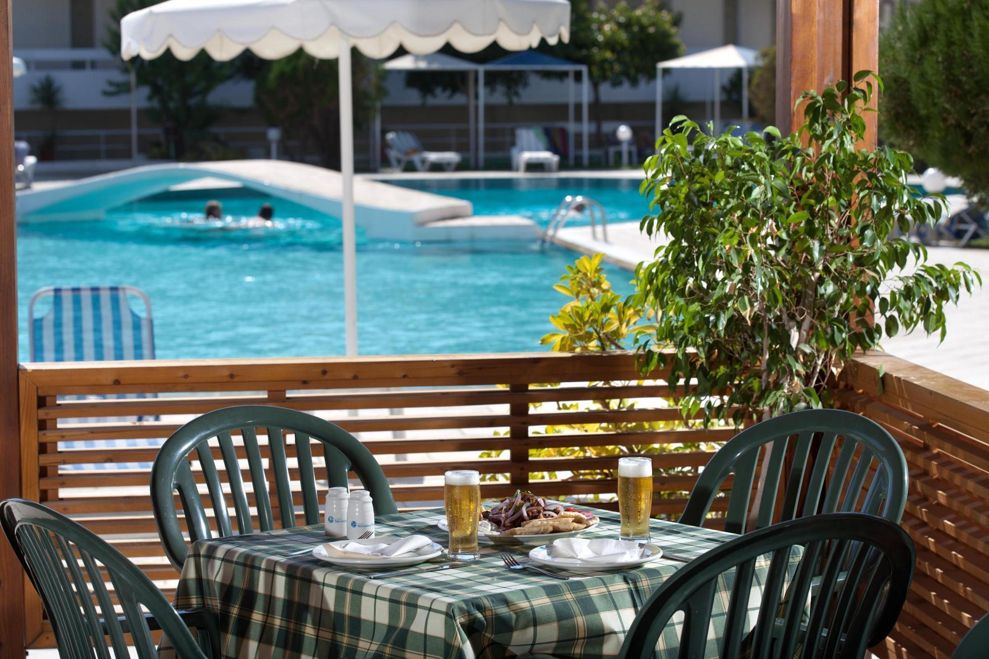 Hotel Niriides Beach コリンビア エクステリア 写真
