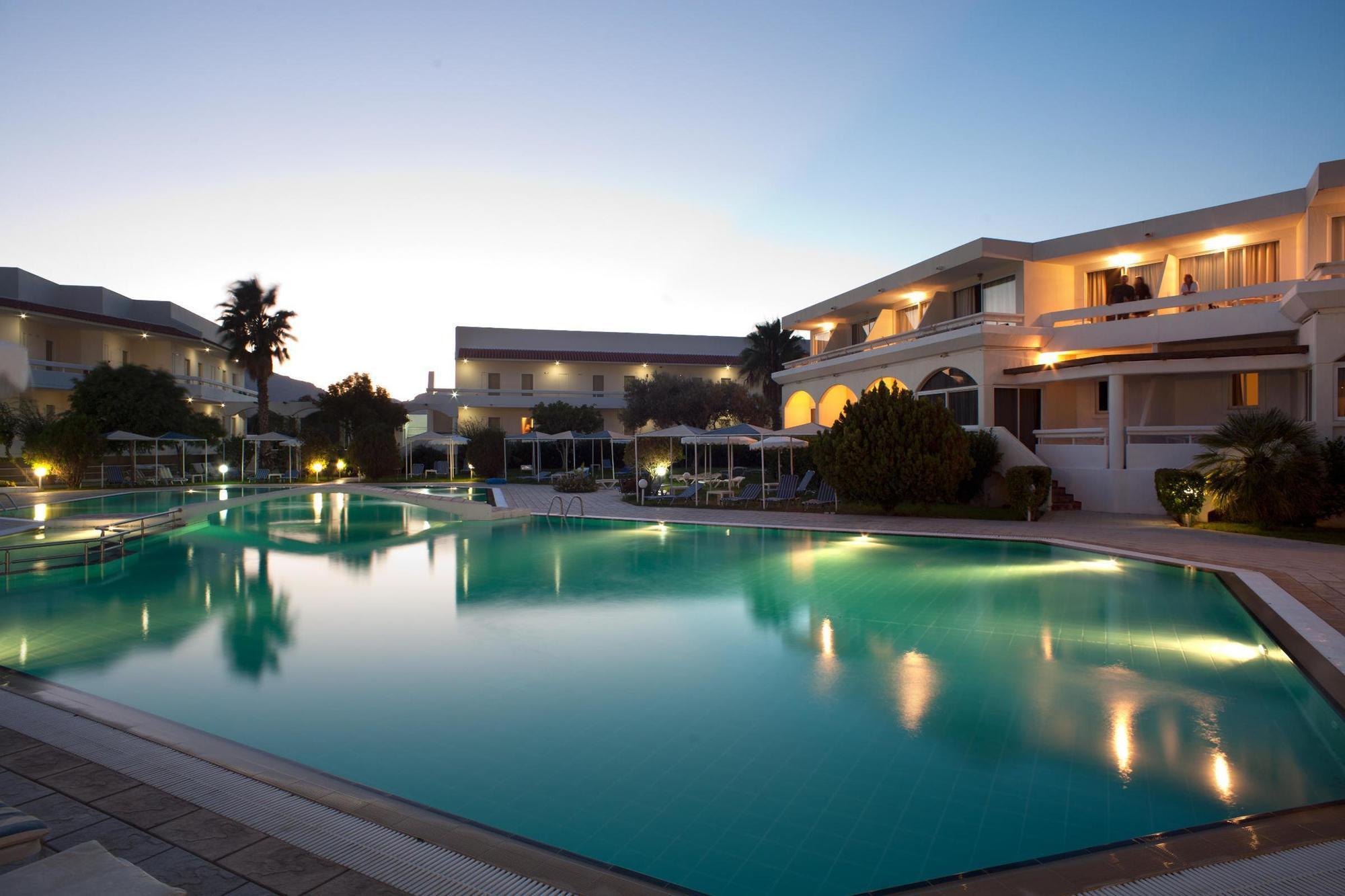 Hotel Niriides Beach コリンビア エクステリア 写真