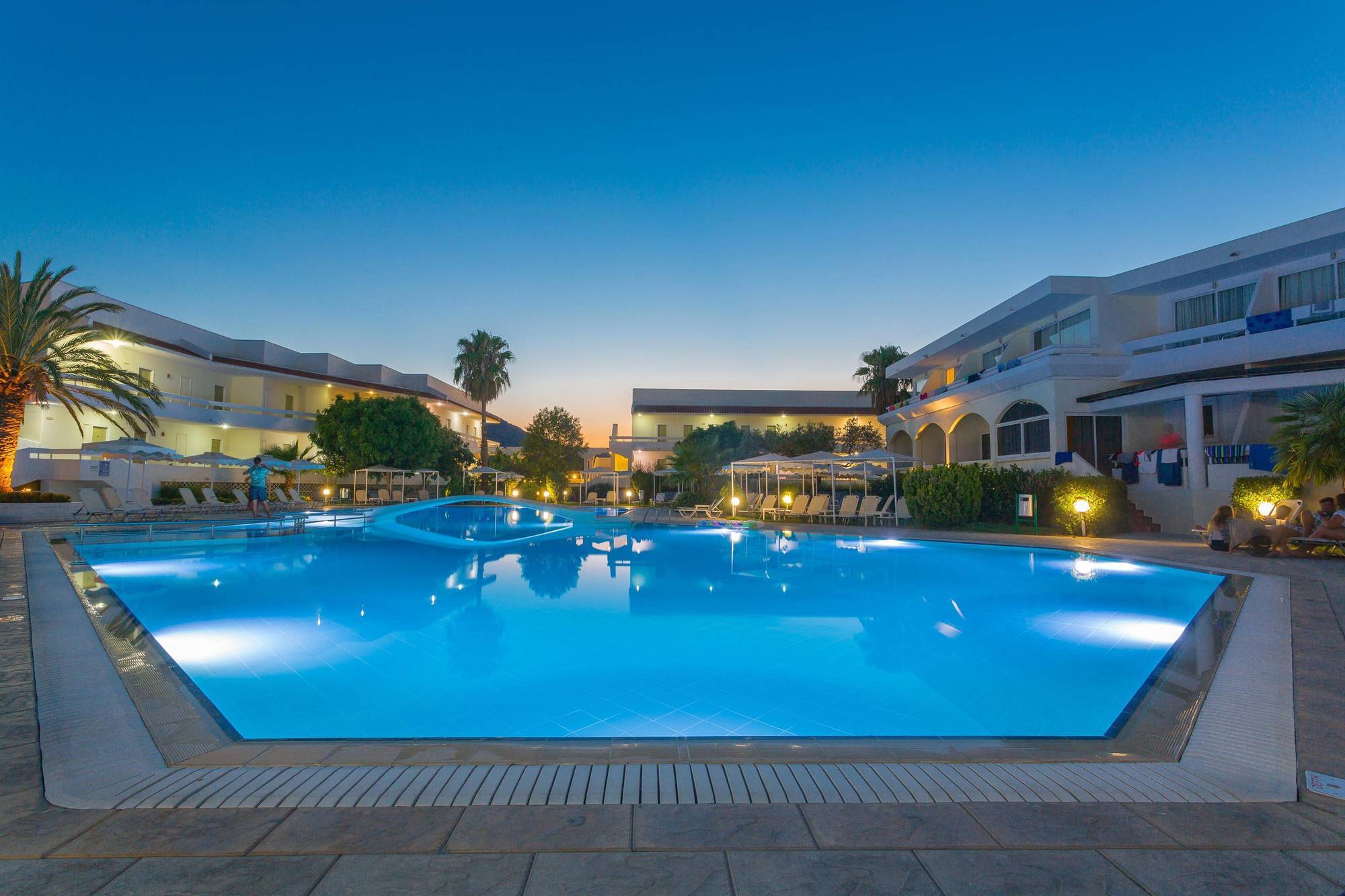 Hotel Niriides Beach コリンビア エクステリア 写真