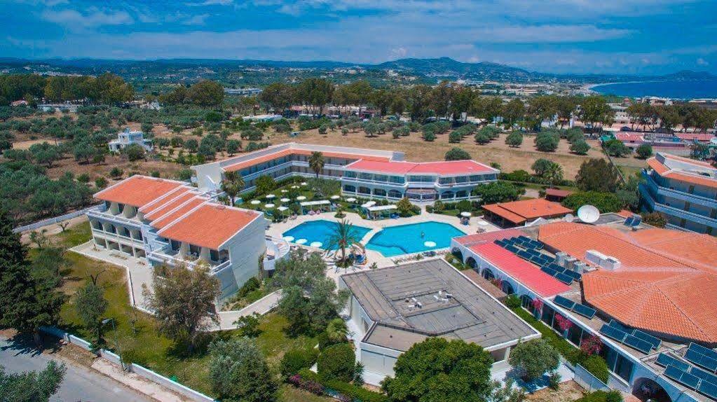 Hotel Niriides Beach コリンビア エクステリア 写真